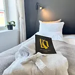 Hotell Saga, Unikt Badehotell Med 5 Rom, Sauna Og Badebrygge - Inderøy *