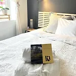 Saga, Unikt Badehotell Med 5 Rom, Sauna Og Badebrygge - Inderøy Hotell