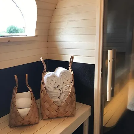 Hotel Saga, Unikt Badehotell Med 5 Rom, Sauna Og Badebrygge - Inderoy Straumen (Nord-Trondelag)