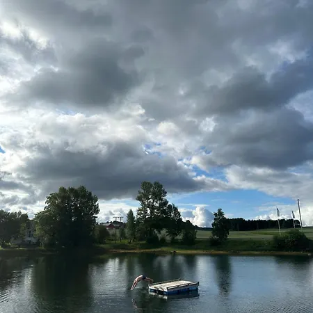 Saga, Et Unikt, Sjarmerende Badehotell Med Fa Rom, Sauna Og Badebrygge - Inderoy *