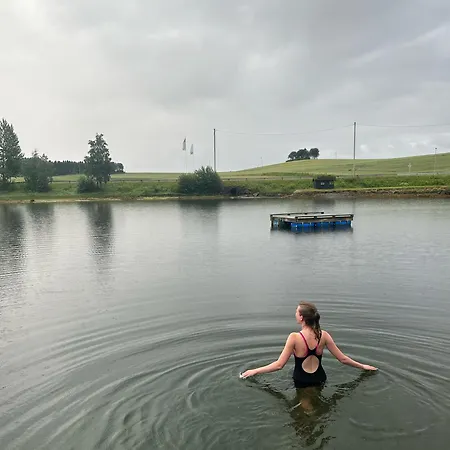 Saga, Et Unikt, Sjarmerende Badehotell Med Fa Rom, Sauna Og Badebrygge - Inderoy Hotell