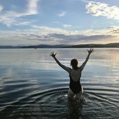 Hotell Saga, Et Unikt, Sjarmerende Badehotell Med Fa Rom, Sauna Og Badebrygge - Inderoy