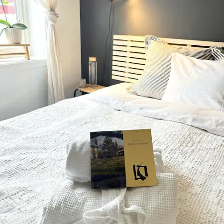 Saga, Unikt Badehotell Med 5 Rom, Sauna Og Badebrygge - Inderoy Hotel