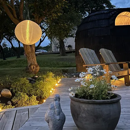 Saga, Unikt Badehotell Med 5 Rom, Sauna Og Badebrygge - Inderoy Hotel *