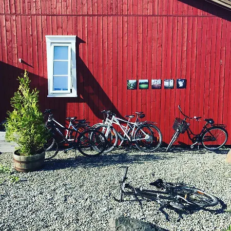 Saga, Et Unikt, Sjarmerende Badehotell Med Fa Rom, Sauna Og Badebrygge - Inderoy * Straumen (Nord-Trondelag)