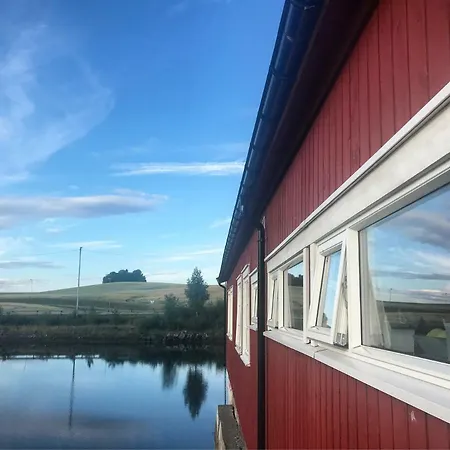 Saga, Unikt Badehotell Med 5 Rom, Sauna Og Badebrygge - Inderoy *