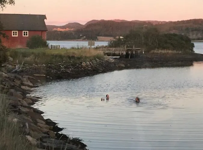 Saga, Unikt Badehotell Med 5 Rom, Sauna Og Badebrygge - Inderoy Hotel *