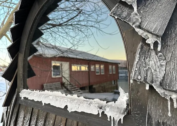 Отель Saga, Unikt Badehotell Med 5 Rom, Sauna Og Badebrygge - Inderoy Straumen (Nord-Trondelag)