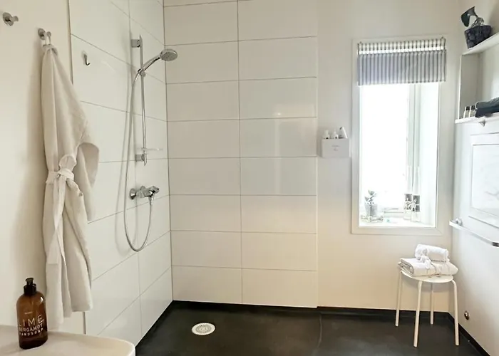 Saga, Unikt Badehotell Med 5 Rom, Sauna Og Badebrygge - Inderoy Straumen (Nord-Trondelag)