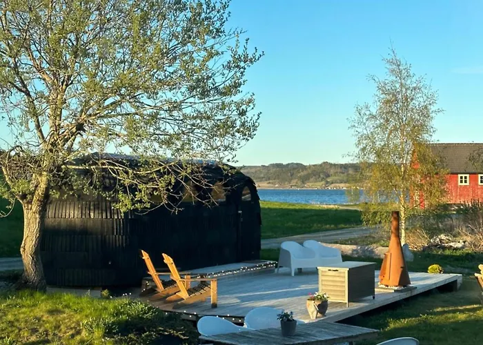 Saga, Unikt Badehotell Med 5 Rom, Sauna Og Badebrygge - Inderøy Hotel