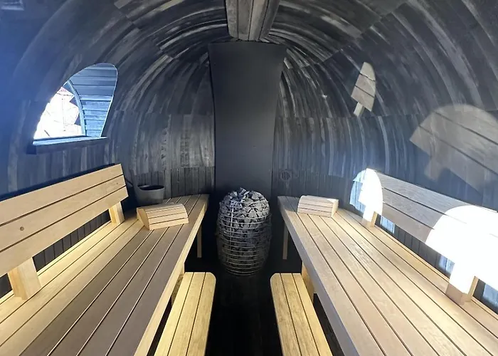 Saga, Unikt Badehotell Med 5 Rom, Sauna Og Badebrygge - Inderøy